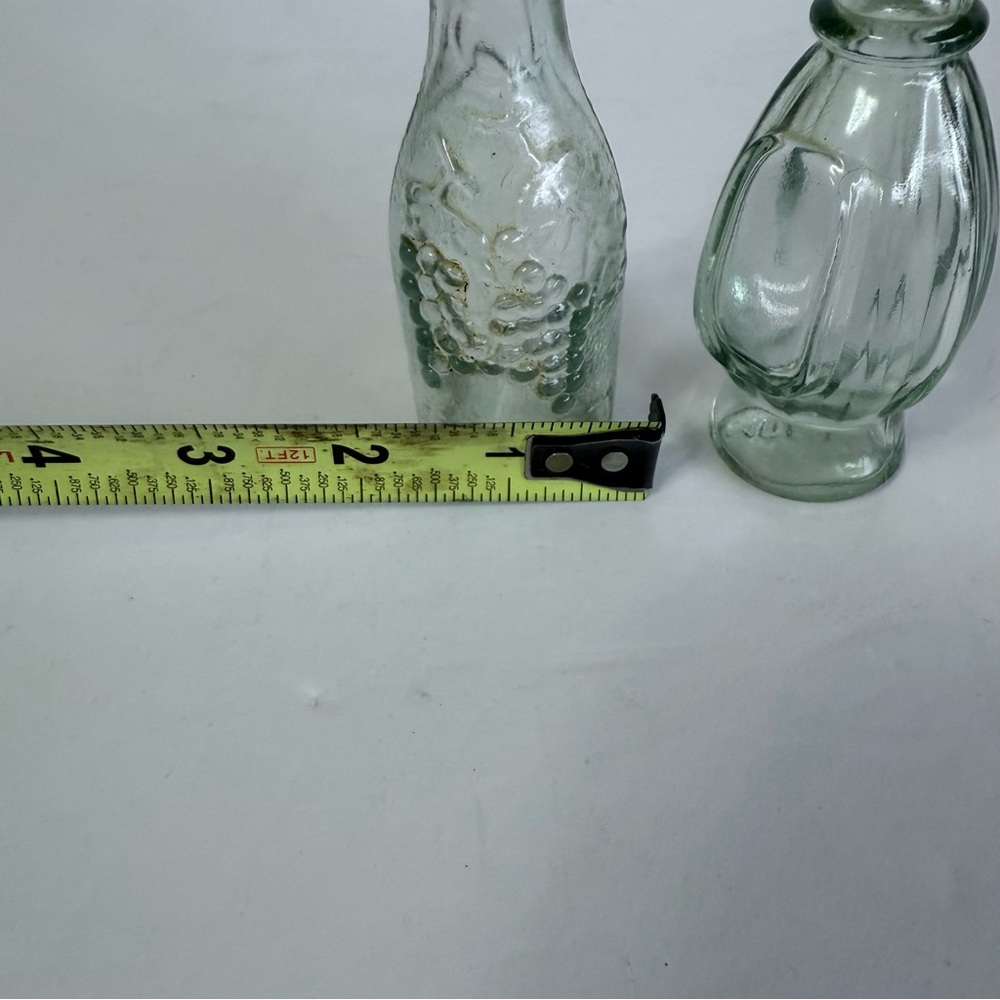 Vintage Morey Italy Glass Bottles Set of 2 Swing Top Grape Embossed Decanters - Picture 9 of 9